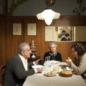 Il cuore grande delle ragazze, Gianni Cavina, Gisella Sofio e Manuela Morabito in una scena del film