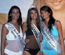 Laura Betto, Fabia Breda, Caterina Siviero durante le selezioni venete di Miss Italia 2005