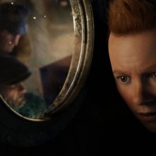 Le Avventure di Tintin: il segreto dell'unicorno, Tintin origlia una conversazione in una scena del film