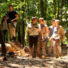 The Walking Dead: da sinistra, Sarah Wayne Callies, Jon Bernthal e Andrew Lincoln nell'episodio Sangue del mio sangue