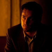In Time: Matt Bomer in una sequenza del film