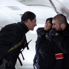 Isabelle Adjani in De force con Eric Cantona e Simon Abkarian