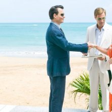 Johnny Depp in The Rum Diary insieme ad Aaron Eckhart e Amber Heard