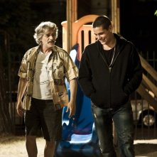 Fabrizio Bentivoglio in una scena di Scialla! a passeggio con Fabrizio Scicchitano