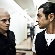 Vinicio Marchioni in una scena del film Scialla! (Stai sereno) insieme a Giacomo Ceccarelli