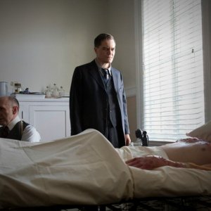 Boardwalk Empire: Michael Shannon in una scena dell'episodio The Age of Reason