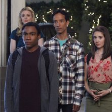 Community: Gillian Jacobs, Donald Glover, Danny Pudi ed Alison Brie nell'episodio Competitive Ecology