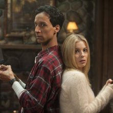 Community: Gillian Jacobs e Danny Pudi in una scena dell'episodio Horror Fiction in Seven Spooky Steps