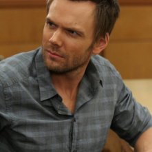 Community: Joel McHale nell'episodio Advanced Gay
