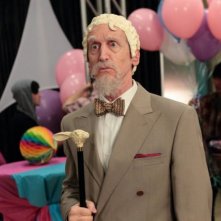 Community: Larry Cedar nell'episodio Advanced Gay