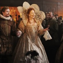 Anonymous: Vanessa Redgrave insieme a Edward Hogg e Sam Reid in una scena del film