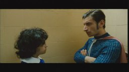 Clip 3 - La kryptonite nella borsa