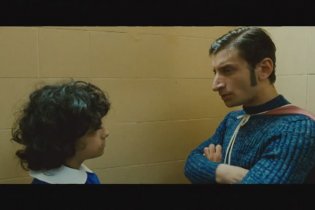 Clip 3 - La kryptonite nella borsa