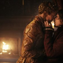 Joely Richardson E Jamie Campbell Si Baciano In Una Scena Tratta Dal Dramma In Costume Anonymous 220938