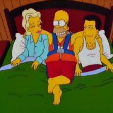 Kim Basinger e Alec Baldwin nell'episodio Dalle stalle alle stelle de I Simpson