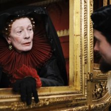 Vanessa Redgrave insieme a Edward Hogg in una scena di Anonymous