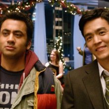 A Very Harold & Kumar Christmas: John Cho e Kal Penn in una scena