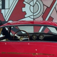 Ben Stiller con Eddie Murphy mentre tentano il furto di un'auto in Tower Heist: Colpo ad alto livello