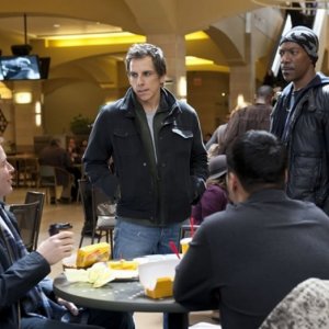 Ben Stiller, Eddie Murphy, Matthew Broderick a colazione in una scena di Tower Heist: Colpo ad alto livello
