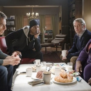 Ben Stiller, Eddie Murphy, Matthew Broderick e Gabourey Sidibe in una scena di Tower Heist: Colpo ad alto livello