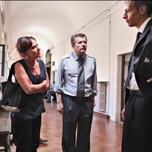 Carmela Vincenti, Maurizio Micheli e Giovanni Vernia in una scena del film Ti stimo fratello