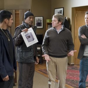 Eddie Murphy, Matthew Broderick, Michael Peña e Casey Affleck in una scena di Tower Heist: Colpo ad alto livello