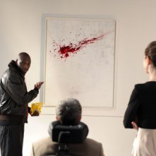 François Cluzet (di spalle) e Omar Sy protagonisti di Intouchables