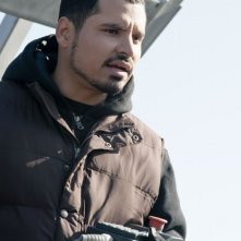 Michael Peña nei panni di Rick Malloy in una scena di Tower Heist: Colpo ad alto livello