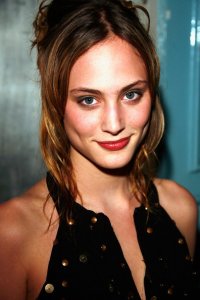 Una foto di Nora Arnezeder