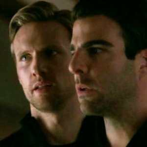 Zachary Quinto in American Horror Story nell'episodio Halloween - part 1 (stagione 1) con Teddy Sears