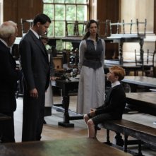 Dominic West e Rebecca Hall in una scena del film 1921 - Il mistero di Rookford