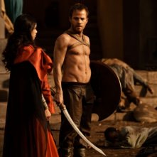 Freida Pinto insieme a Stephen Dorff in una scena del film epico Immortals 3D