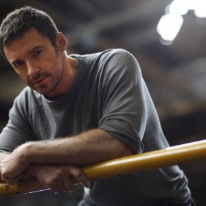 Hugh Jackman sul ring di Real Steel nei panni di Charlie Kenton