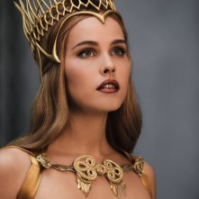 Isabel Lucas è Atena in un'immagine di Immortals 3D