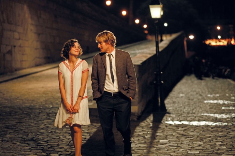 Marion Cotillard E Owen Wilson Passeggiano Sul Lungo Senna In Una Scena Di Midnight In Paris 221647