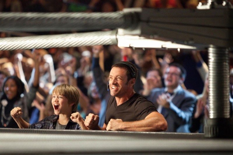 Real Steel Hugh Jackman E Dakota Goyo Felici Per La Vittoria In Una Scena Del Film 221548