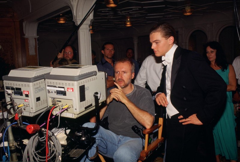 Leonardo DiCaprio e James Cameron sul set di Titanic