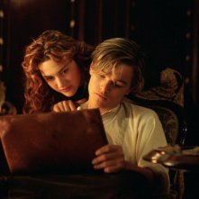 Titanic in 3D: Kate Winslet e Leonardo DiCaprio in una tenera scena del film