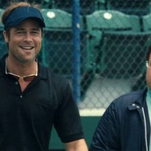 Brad Pitt insieme a Jonah Hill in una scena tratta dal film sportivo Moneyball