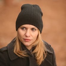 Claire Danes in una scena dell'episodio Pilot di Homeland