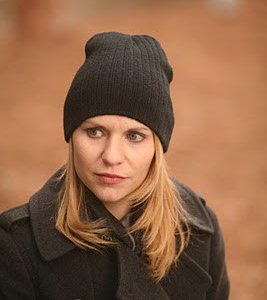 Claire Danes in una scena dell'episodio Pilot di Homeland