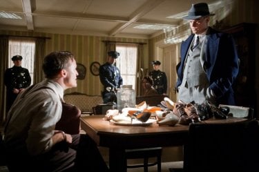 J.Edgar: Leonardo DiCaprio e Damon Herriman in una scena del film