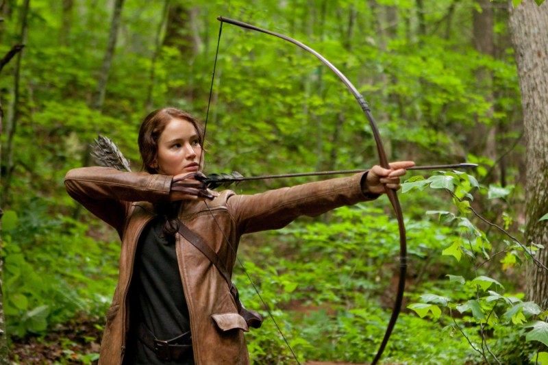 Jennifer Lawrence E Il Suo Arco In Una Movimentata Scena Di The Hunger Games 221776
