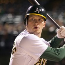 Moneyball: Chris Pratt in azione sul campo in una scena del film