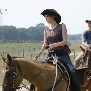 The Walking Dead: Lauren Cohan e Steven Yeun in una scena dell'episodio La rosa di Cherokee
