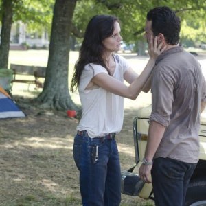 The Walking Dead: Sarah Wayne Callies ed Andrew Lincoln nell'episodio Chupacabra