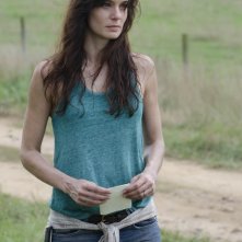 The Walking Dead: Sarah Wayne Callies in una scena dell'episodio La rosa di Cherokee
