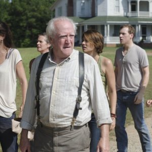 The Walking Dead: una foto di gruppo dell'episodio Chupacabra