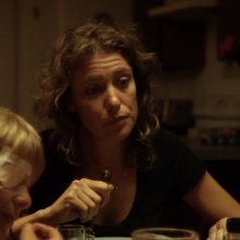 A little closer: Sayra Player e Parker Lutz in una scena del film