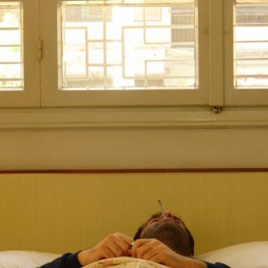 Ok, Enough, Goodbye: Daniel Arzrouni in una scena tratta dal film